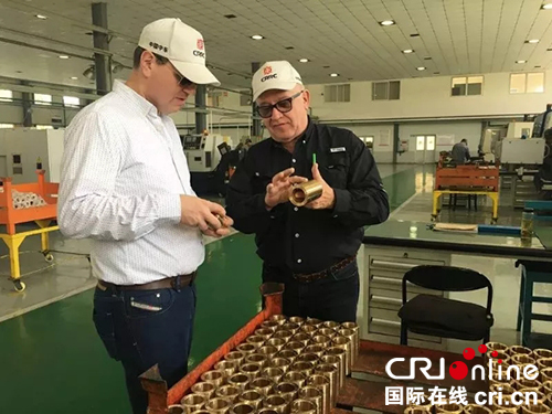 图片默认标题_fororder_Paulo先生参观生产现场后