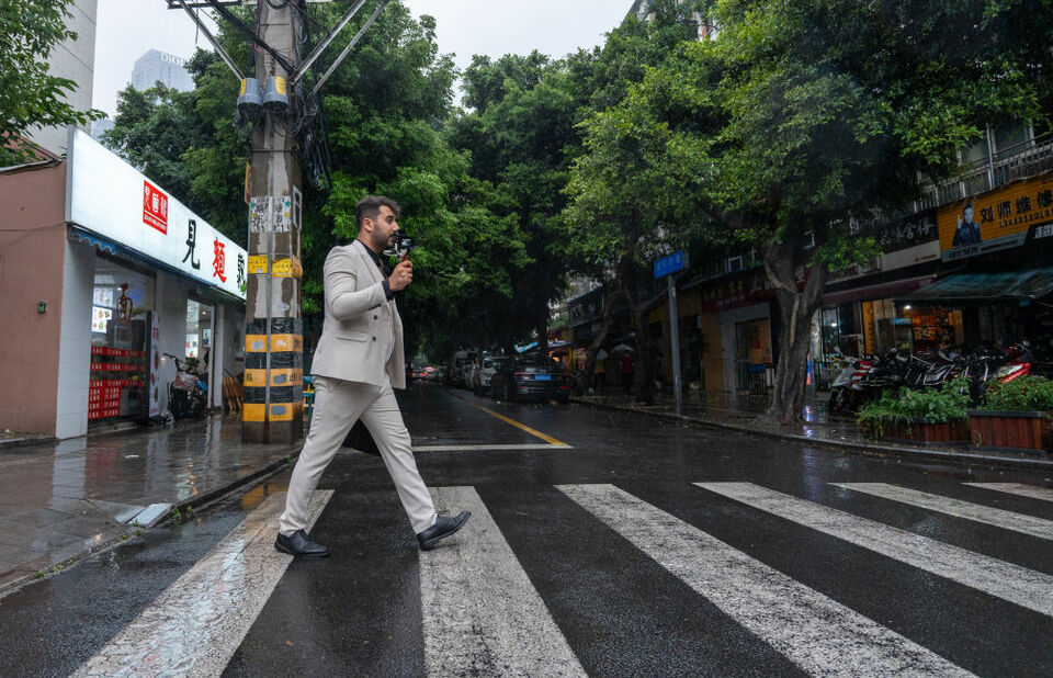 伊拉克小哥成中国美食网红:我是外国人 但我不是外人