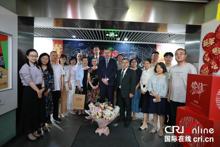 罗马尼亚驻华大使到访中央广播电视总台_fororder_a308a70b534d4e338110a9f699469118