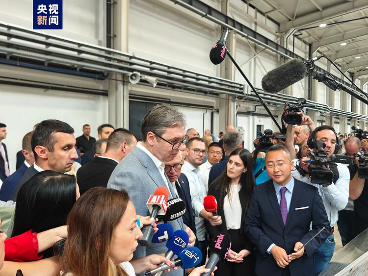 中国高速动车组首次进入欧洲 将于明年底在匈塞铁路投入使用