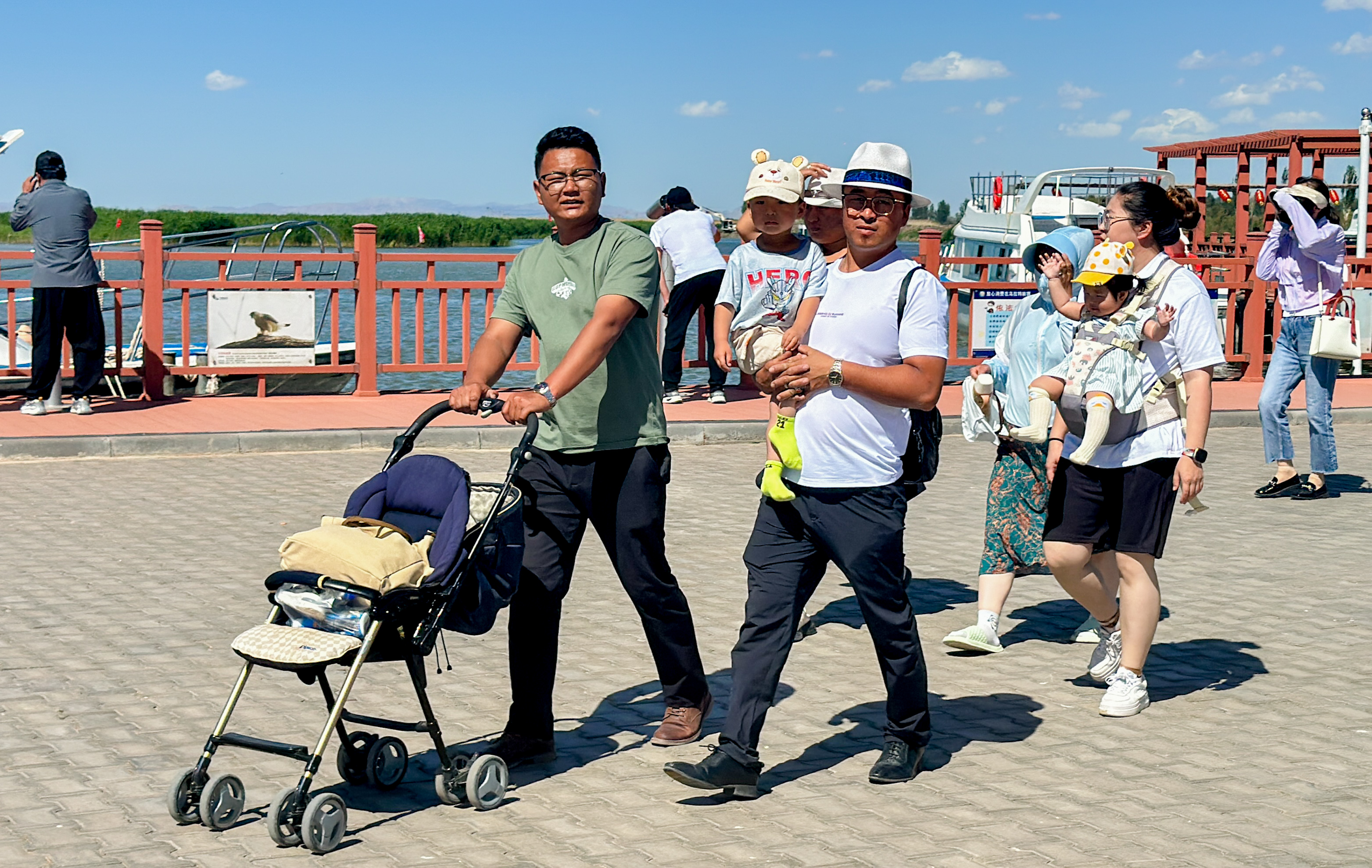 【万千气象看中国·北疆绿潮奔涌】 乌梁素海,碧波荡漾绿水青山间_fororder_微信图片_20240603175044