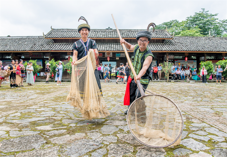 广西上林:各族同胞欢度达努节_fororder_图片3