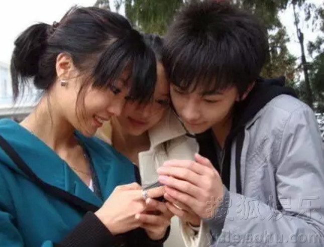 杨洋李沁秘密复合了?昔日青涩情侣照曝光(图)
