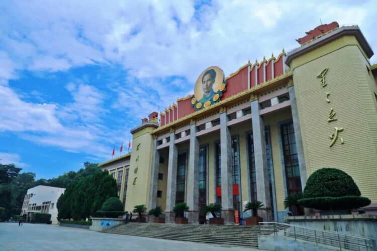 朱虹 盛雪泠:毛泽东的江西情