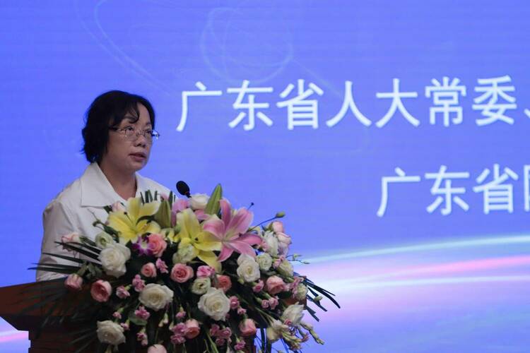 启幕网络视听新纪元 “湾区国际创作者生态园区”揭牌仪式暨园区首届高端论坛 在华珠盛大举行 启幕网络视听新纪元 “湾区国际创作者生态园区”揭牌仪式暨园区首届高端论坛 在华珠盛大举行