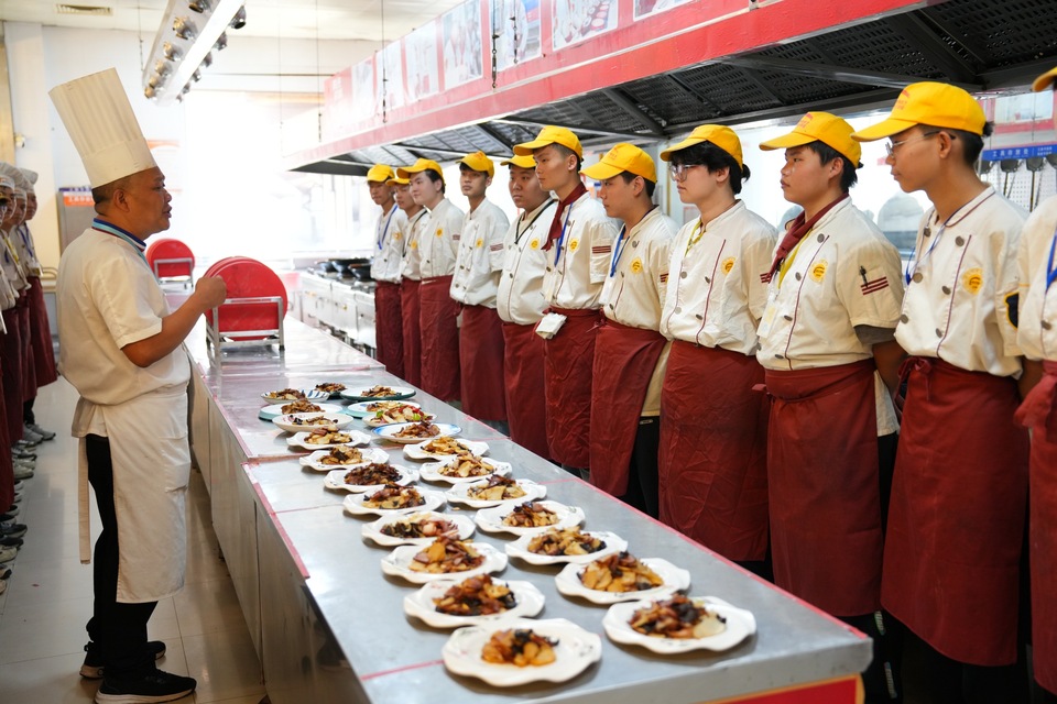 校企融合 订单式培养——郑州新东方烹饪学校如何用“食”力说话