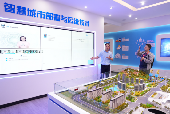 【原创】就业一条龙服务!河南新华电脑学院连接校企 精准匹配用人需求