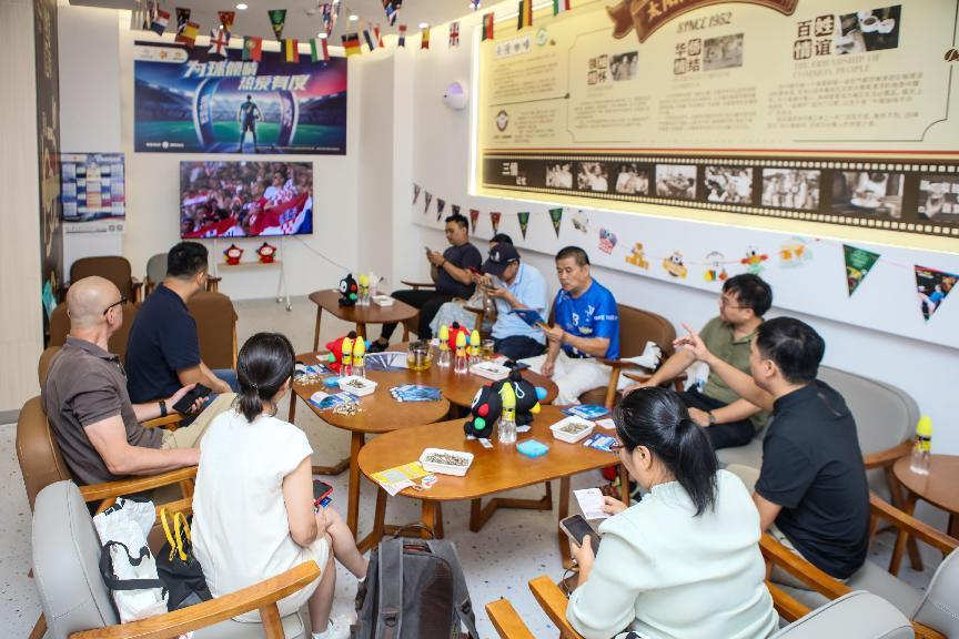 体验足球魅力 传递竞猜价值 海南体彩邀请媒体代表开展观赛活动_fororder_图片3