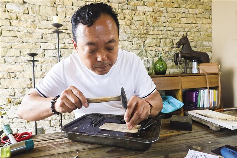 呼和浩特:“云端”非遗绘锦绣_fororder_呼市_2