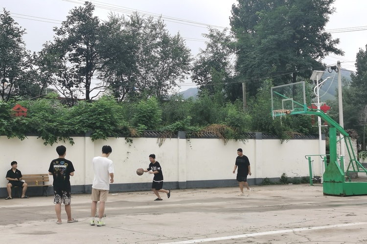 保定徐水:干群绘和美 山村气象新_fororder_南陈庄村美人和,发展越来越好。刘柯旋 摄