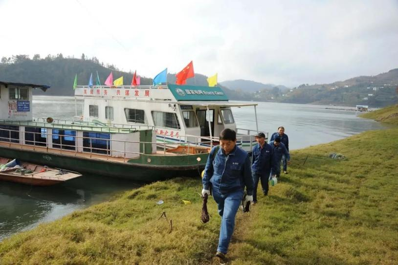 光明·印记——陕西电力文化遗产系列宣传活动(七)| 安康公司:瀛湖库区的流动营业厅_fororder_图片1