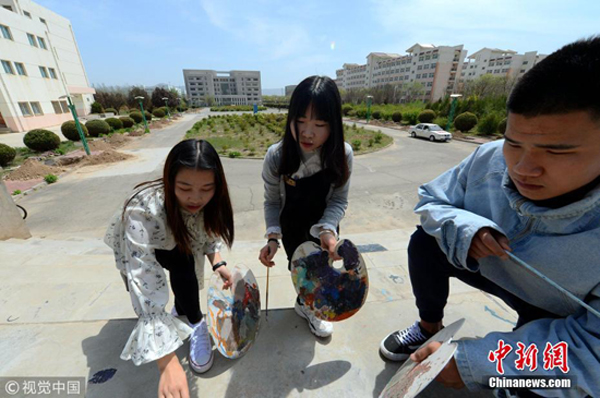 ภาพ 3 มิติทำให้บันไดกลายเป็น "ห้องสมุด"