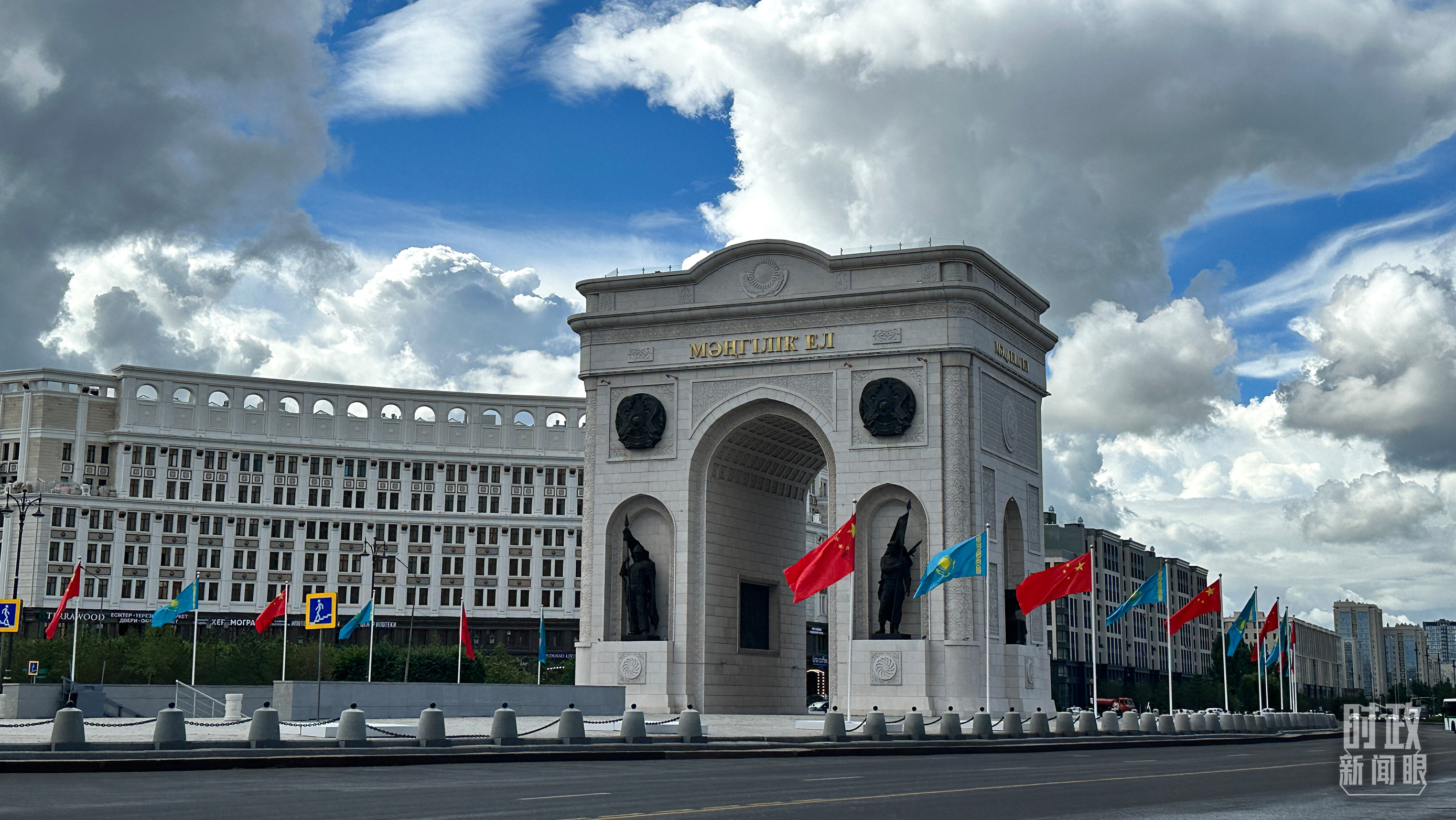 时政新闻眼丨习近平访哈第二天,为中哈关系高质量发展注入新动力