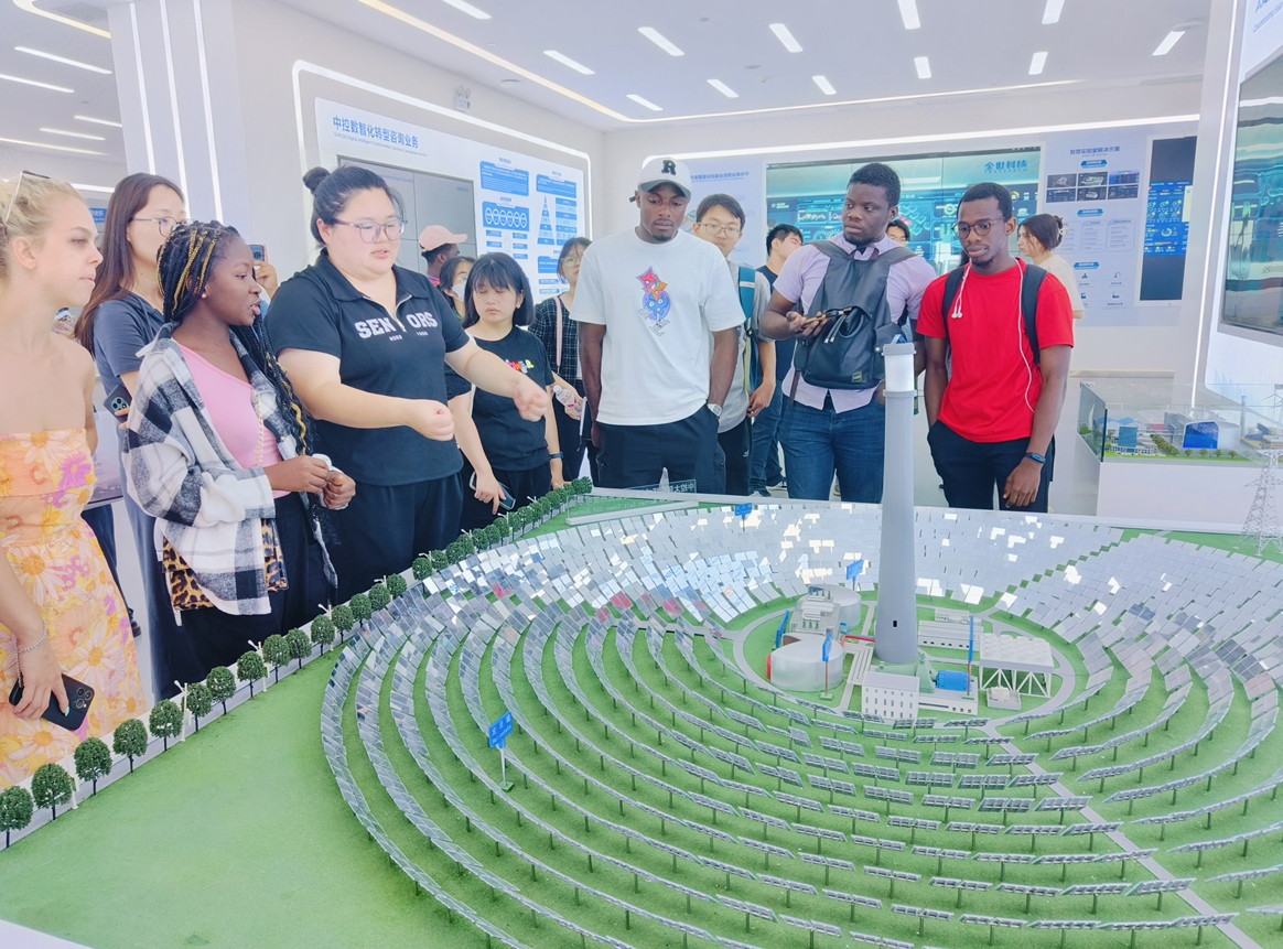 探索工业智能前沿技术 浙江科技大学组织来华留学生开展“感知中国”社会实践_fororder_微信截图_20240704112424