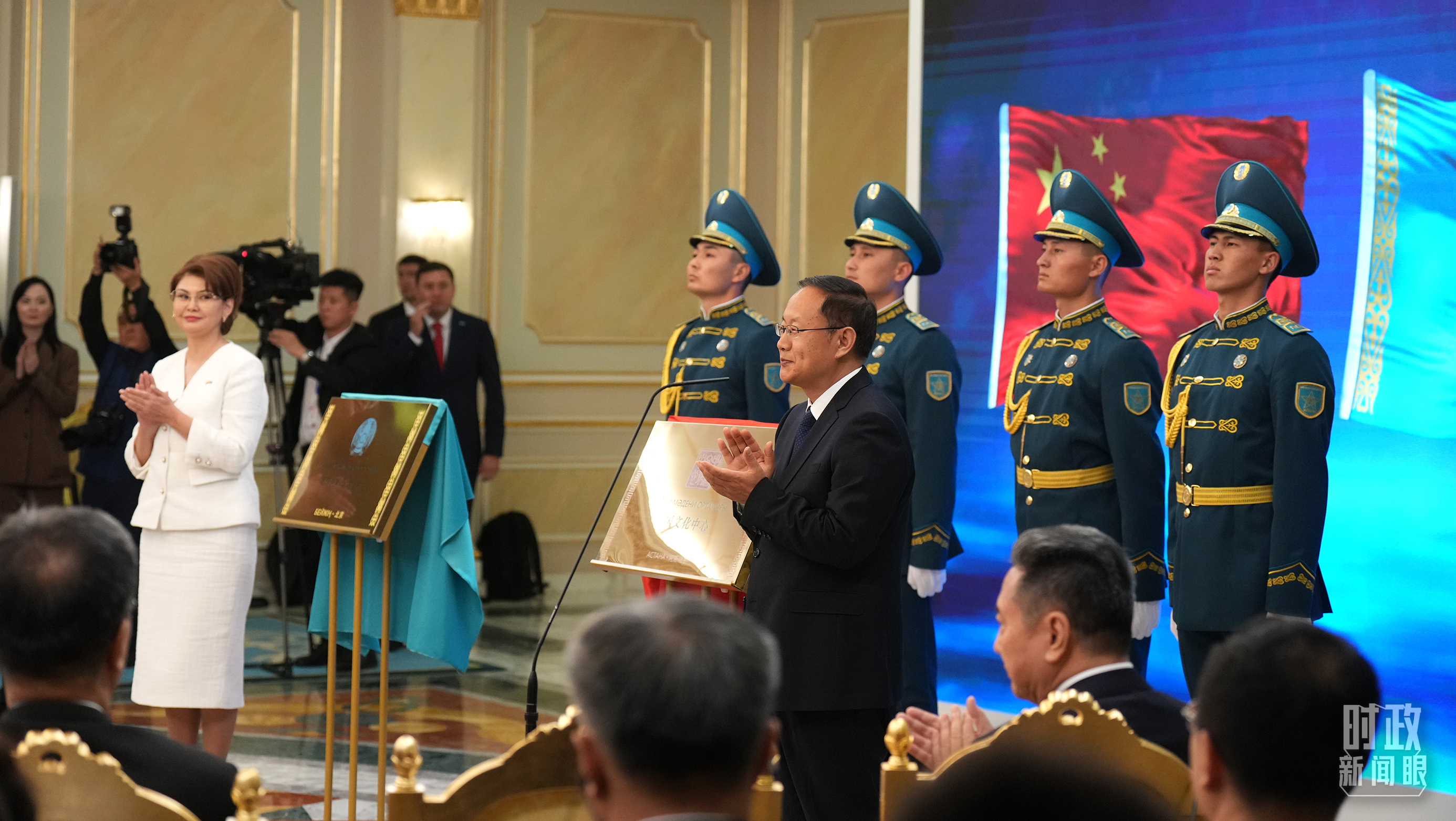 时政新闻眼丨习近平访哈第二天,为中哈关系高质量发展注入新动力