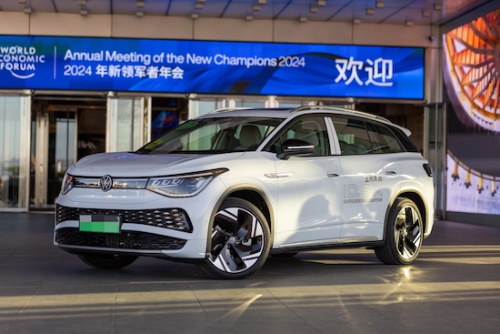 2024夏季达沃斯举行 “绿色使者”上汽大众ID.6 X再度担当会议保障车_fororder_image001