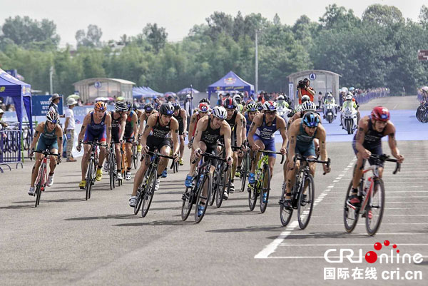 图片默认标题_fororder_自行车比赛现场（摄影-毛兴家）