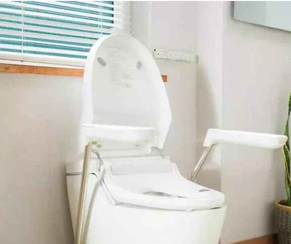 【经济日报】第一眼，就被TA深深吸引！全球“亮点”都在这儿了→