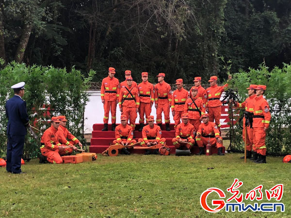 光明网■【火焰蓝一周年】组图丨绮丽云南的森林“应急先锋”