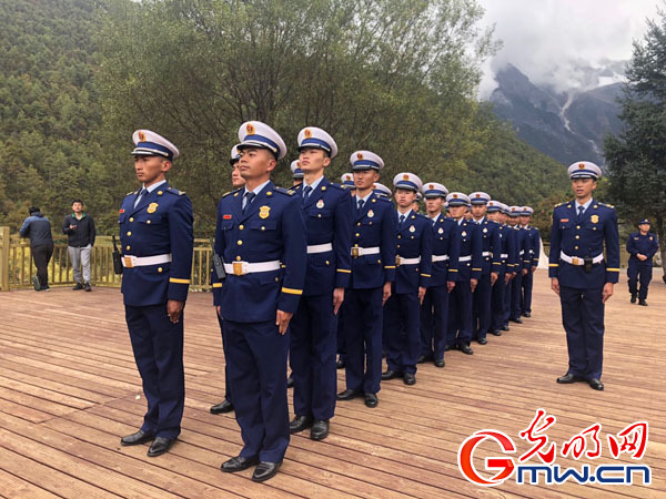 光明网■【火焰蓝一周年】组图丨绮丽云南的森林“应急先锋”
