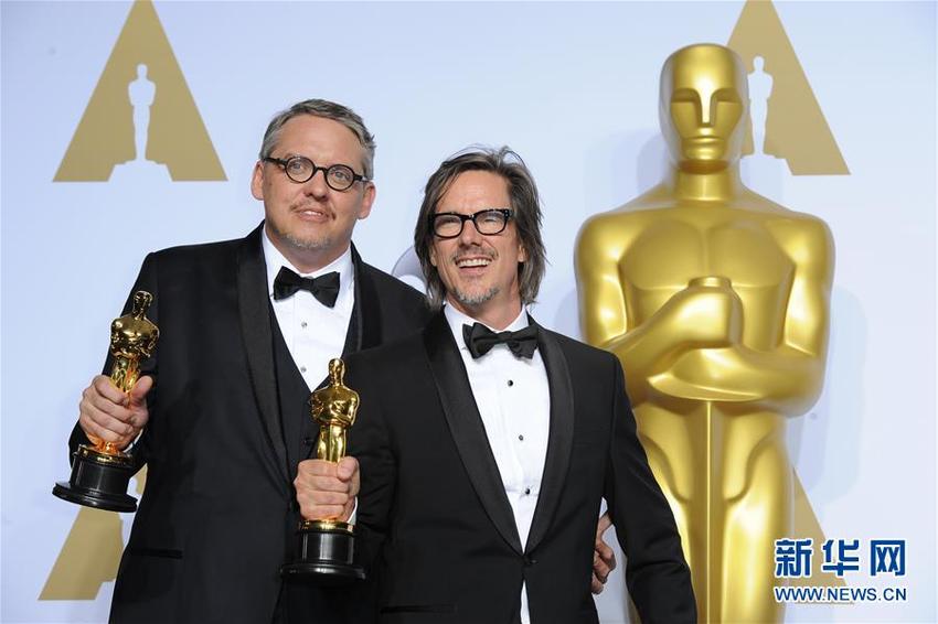 Leonardo DiCaprio menang Oscar Leonardo DiCaprio menang Oscar