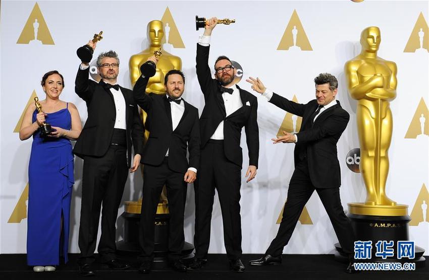 Leonardo DiCaprio menang Oscar Leonardo DiCaprio menang Oscar