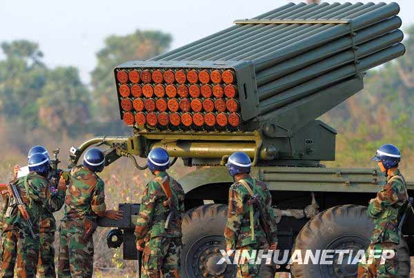 Kamboja Lakukan Manuver Artileri Roket BM-21 Peluru Tajam Kamboja Lakukan Manuver Artileri Roket BM-21 Peluru Tajam