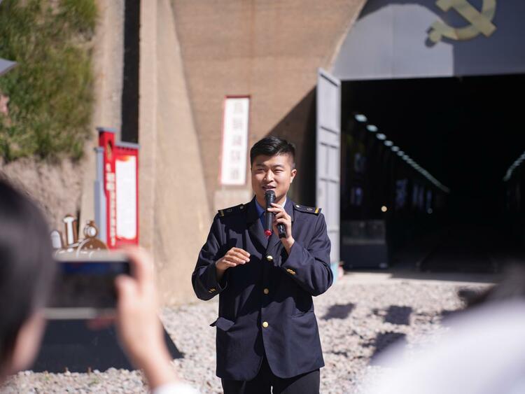 【发现最美铁路·相约丝路高铁】乌鞘岭隧道:横越乌岭天下殊,敢叫天堑变通途_fororder_图片3