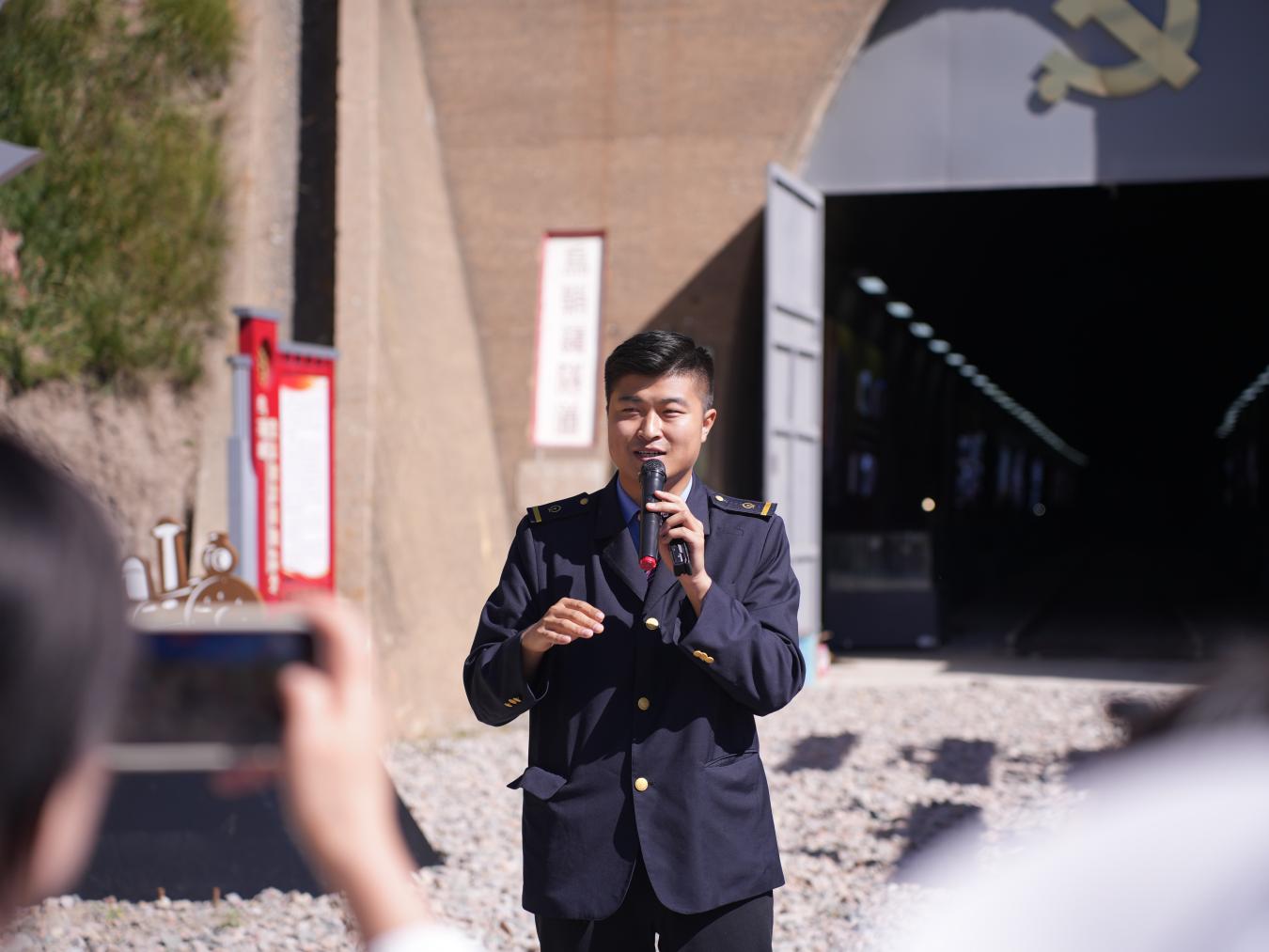 【发现最美铁路·相约丝路高铁】乌鞘岭隧道:横越乌岭天下殊,敢叫天堑变通途_fororder_图片3