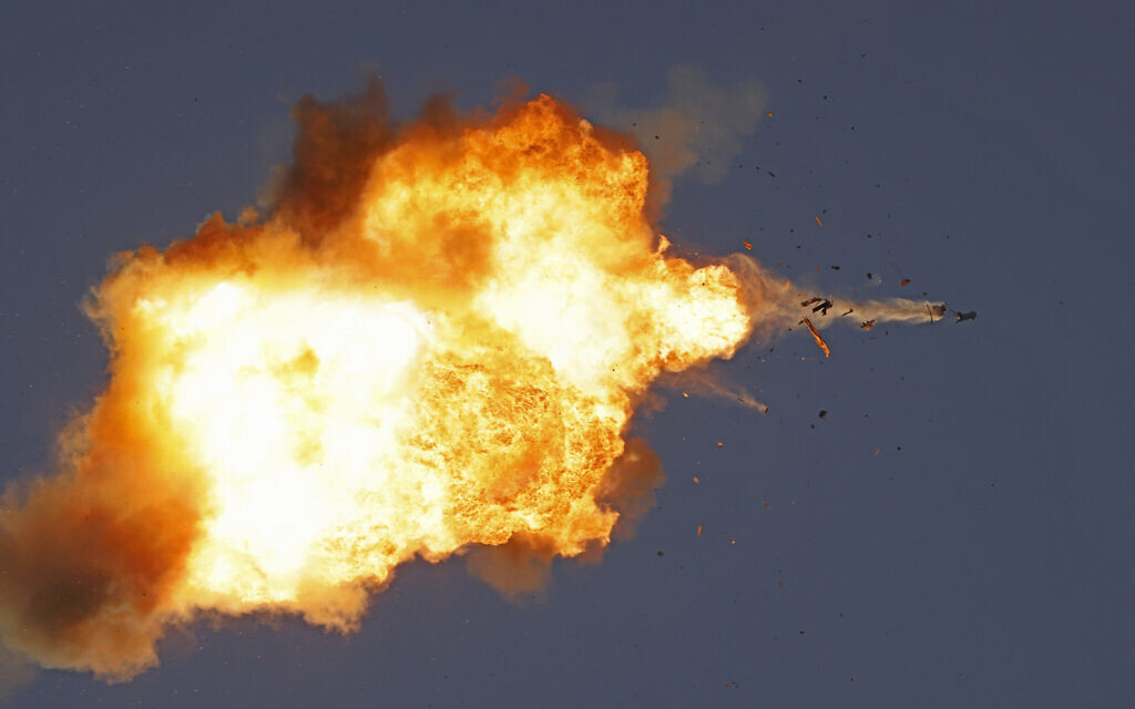 黎真主党对以发动大规模报复袭击 以军称先发制人空袭黎巴嫩