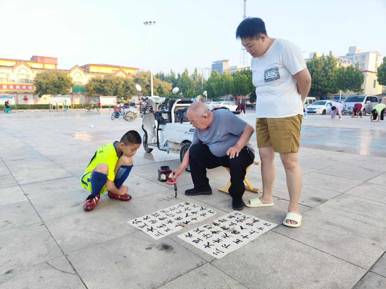 河北海兴:以地为纸 以水为墨 公益教学暖人心_fororder_图片4