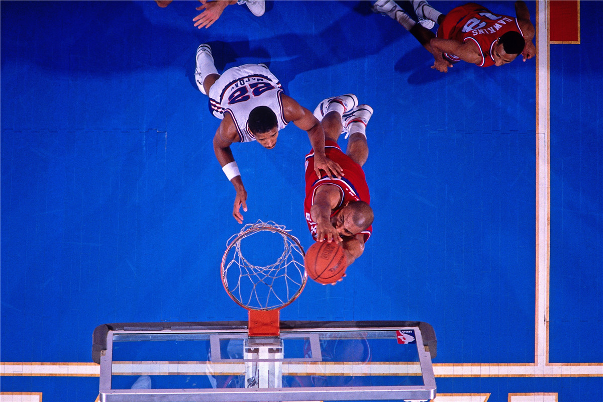 一双臭鞋也能闹别扭?NBA说:你爱穿啥穿啥!