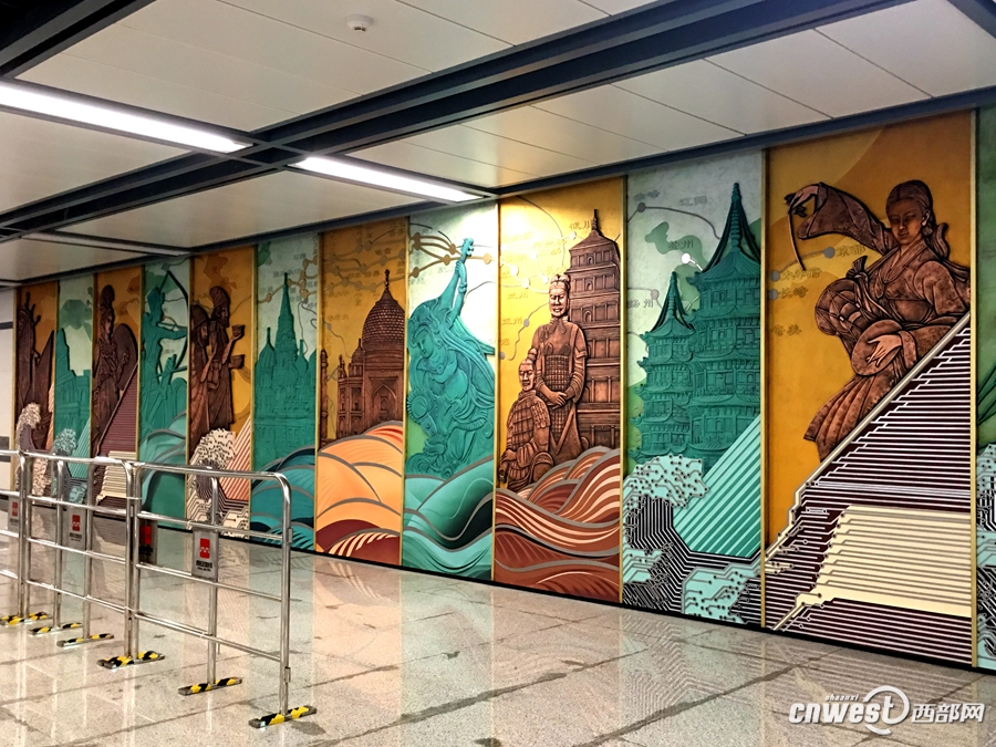 西安地铁三号线开通倒计时 文化墙彰显丝路元素
