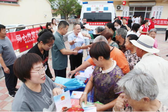 河北青县:葡萄丰收迎客来 共圆乡村振兴梦_fororder_(2024.9.9国际在线图片新闻)河北青县:葡萄丰收迎客来 共圆乡村振兴梦690