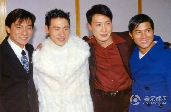 四大天王合影旧照曝光 来一发回忆杀！(组图)