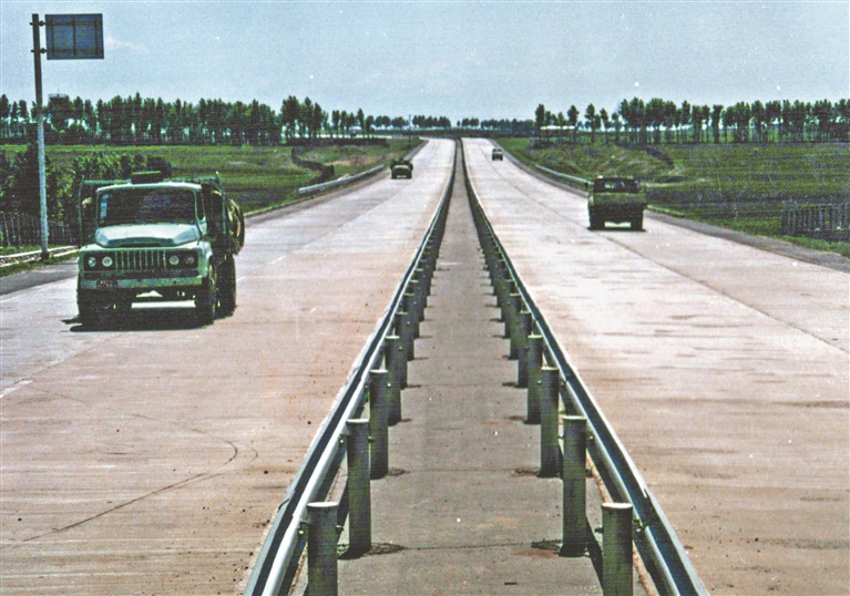 京哈高速:见证龙江公路飞跃发展