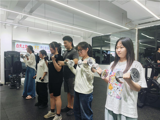 信阳市光山县:青年夜校为年轻人“充电加油”_fororder_图片2