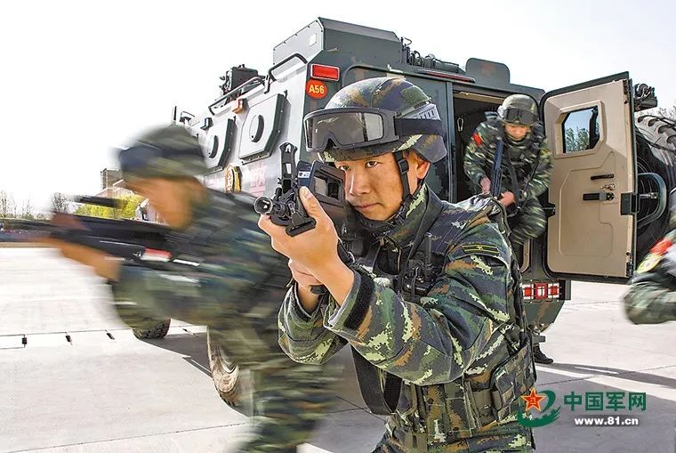 【经济日报】谁说和平年代没有盖世英雄？他们就是！