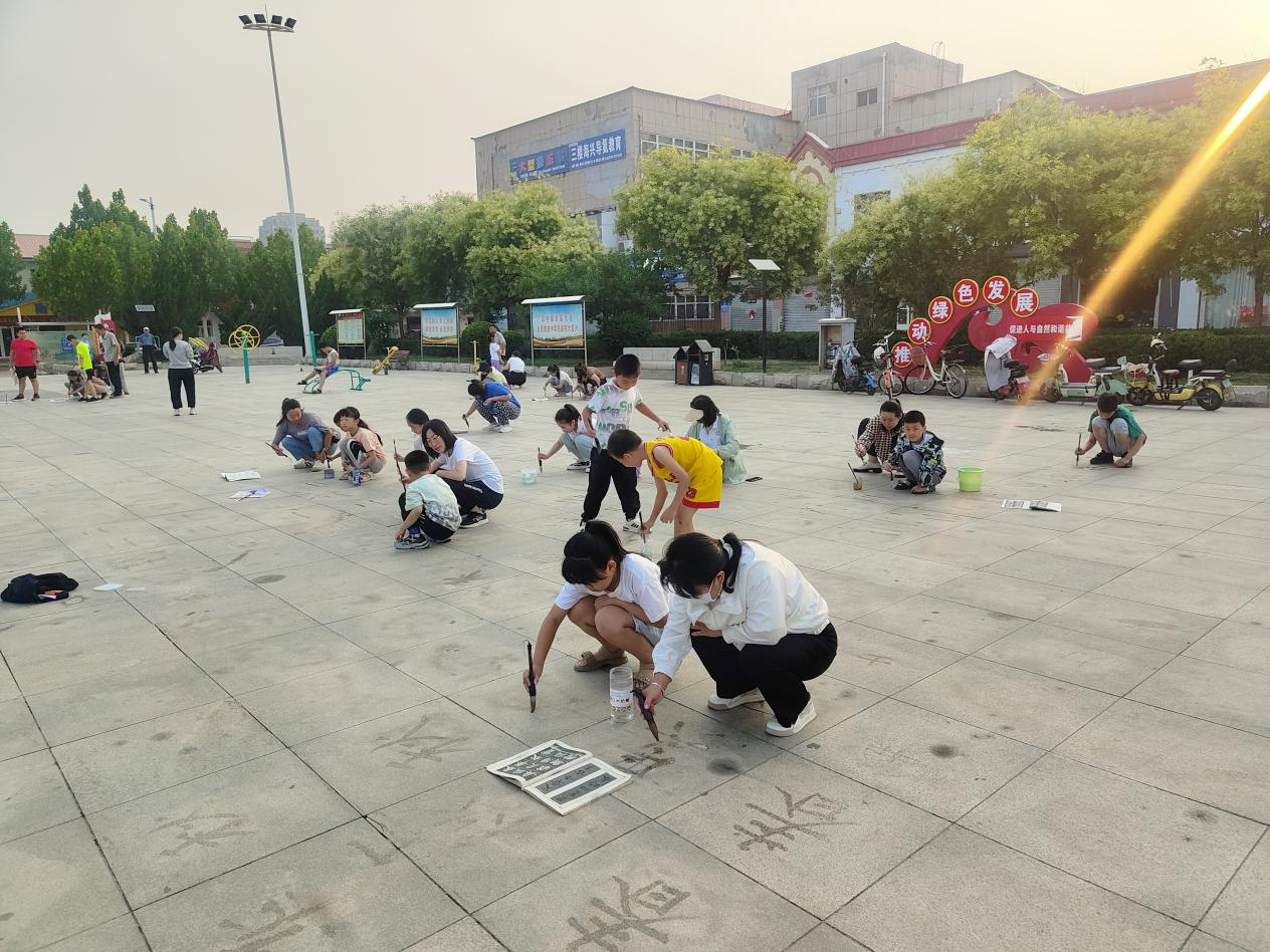 河北海兴:以地为纸 以水为墨 公益教学暖人心_fororder_图片2