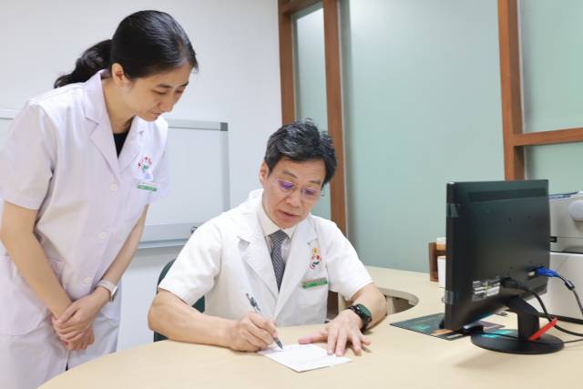 广州中医药大学副校长、广东省中医院院长张忠德: 让东方智慧焕发新生机