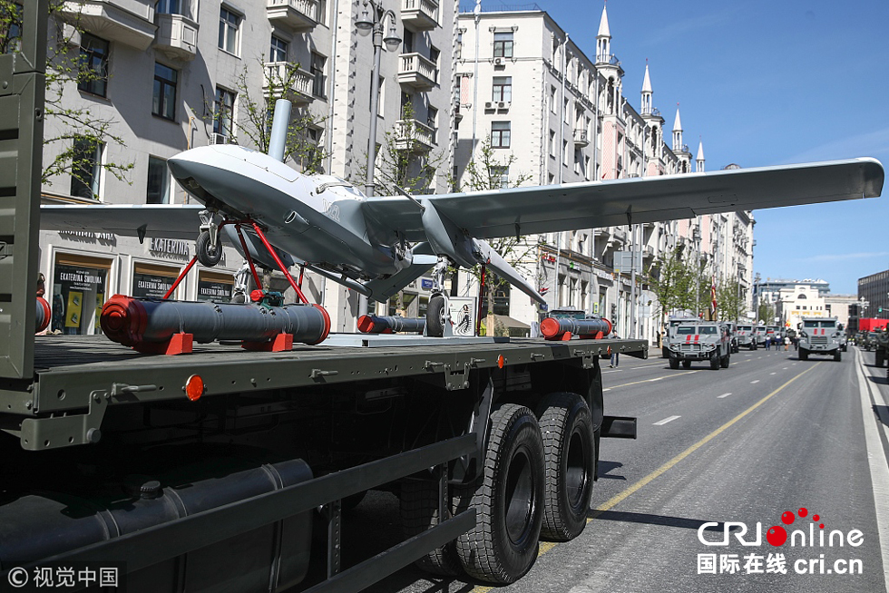 俄罗斯举行胜利日阅兵式 大量先进武器装备亮
