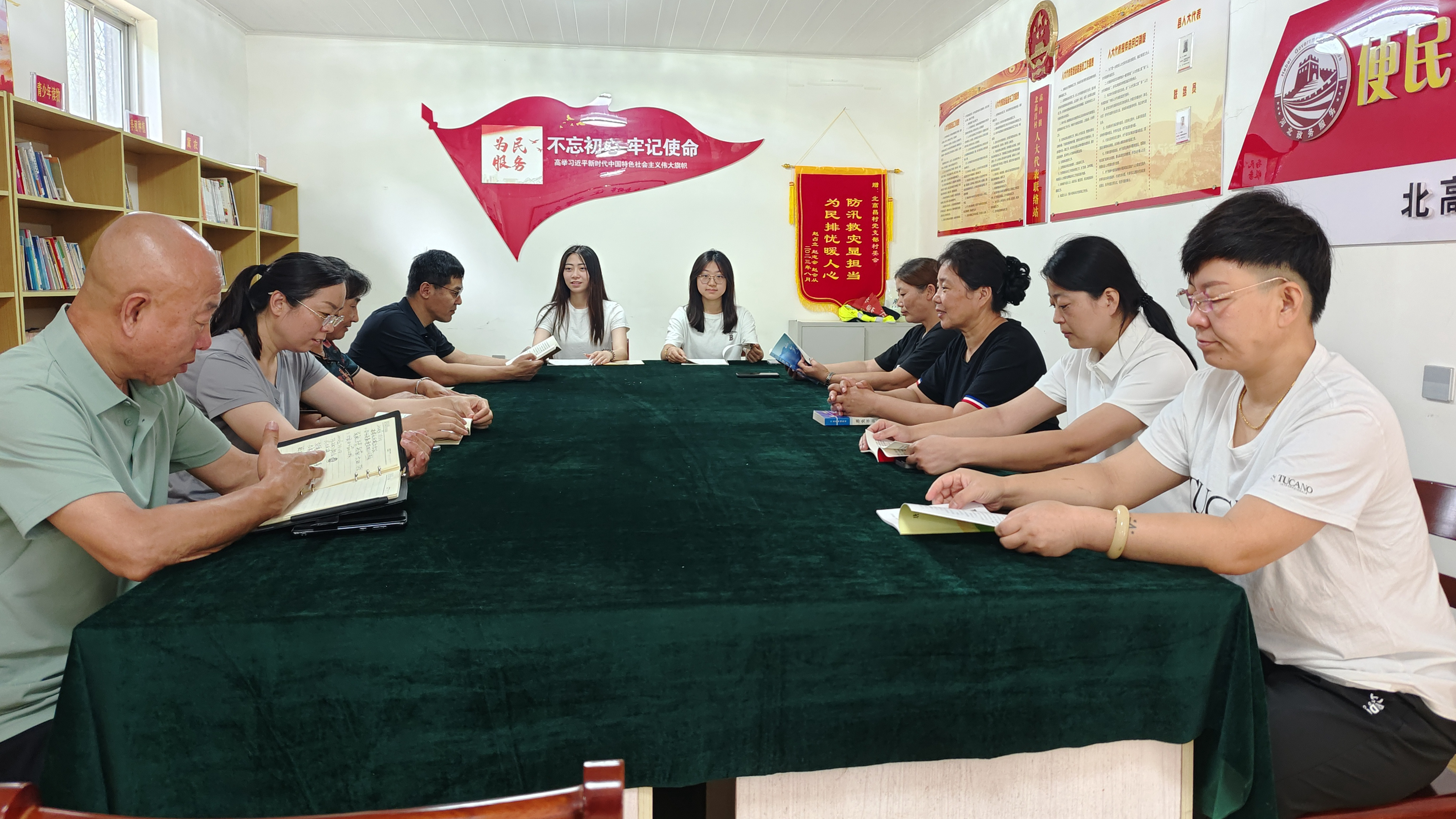 河北唐县:农家“小”书屋 助力乡村“大”文明_fororder_唐县高昌镇举办读书分享会,分享读书心得