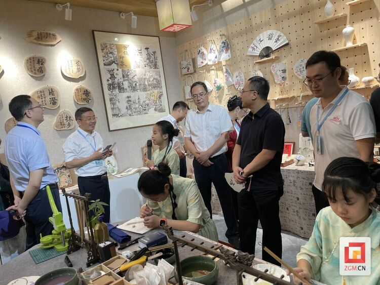 (转载)自贡市沿滩区在全省青少年书画传习大会上绽放“艺”彩