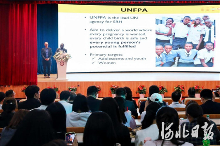 肯尼亚代表团和联合国人口基金驻华代表处一行到访燕京理工学院 肯尼亚代表团和联合国人口基金驻华代表处一行到访燕京理工学院