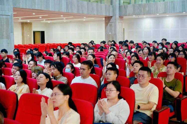 提灯育梦 辉耀杏坛 武汉晴川学院举行2024年新入职教职工培训开班仪式 提灯育梦 辉耀杏坛 武汉晴川学院举行2024年新入职教职工培训开班仪式