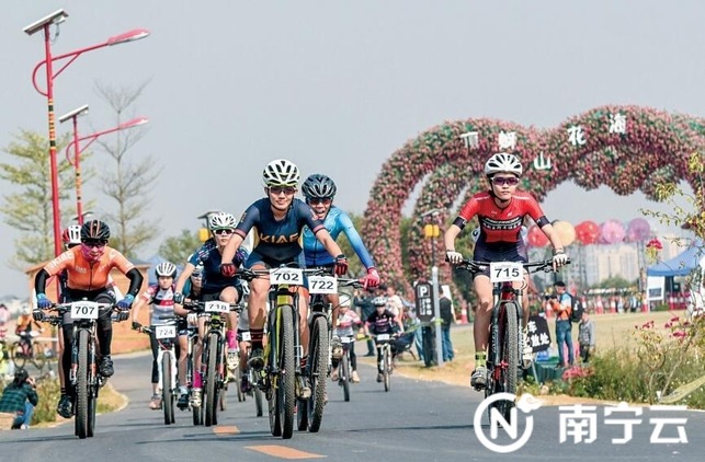中国·东盟国际自行车赛竞逐南宁园博园