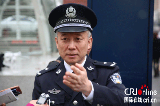 缓堵新措施:西安交警首创十字路口左转新标线