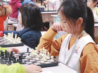 沈城再掀国际象棋热 630余棋手参赛刷新纪录
