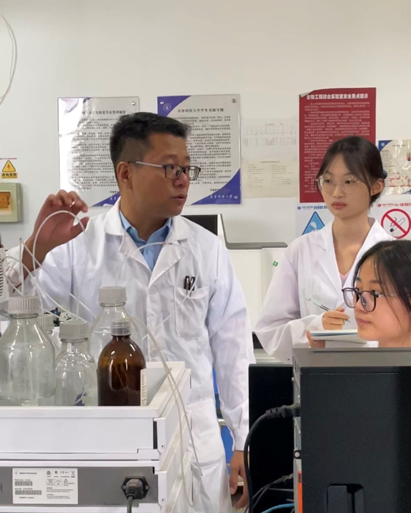 匠心筑梦 甘为人梯 ——天津科技大学教授、博士生导师马龙_fororder_1