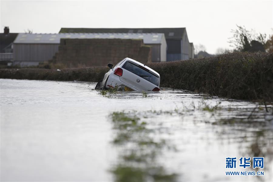 新华网@洪水侵袭英格兰部分地区